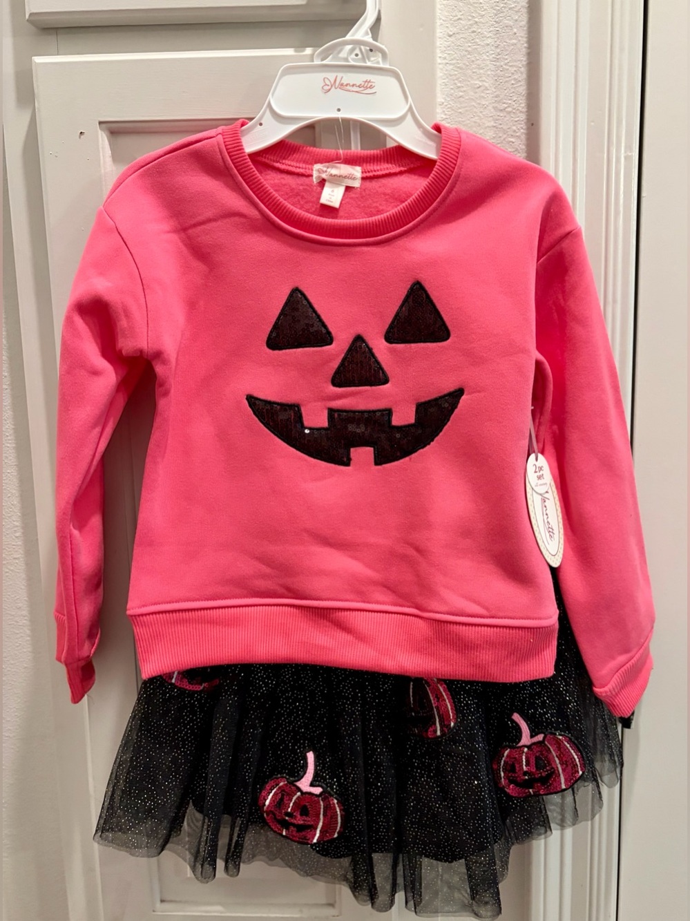 NWT NANNETTE Pink Sweatshirt Dress with Black Pumpkin Face and Tulle Skirt
